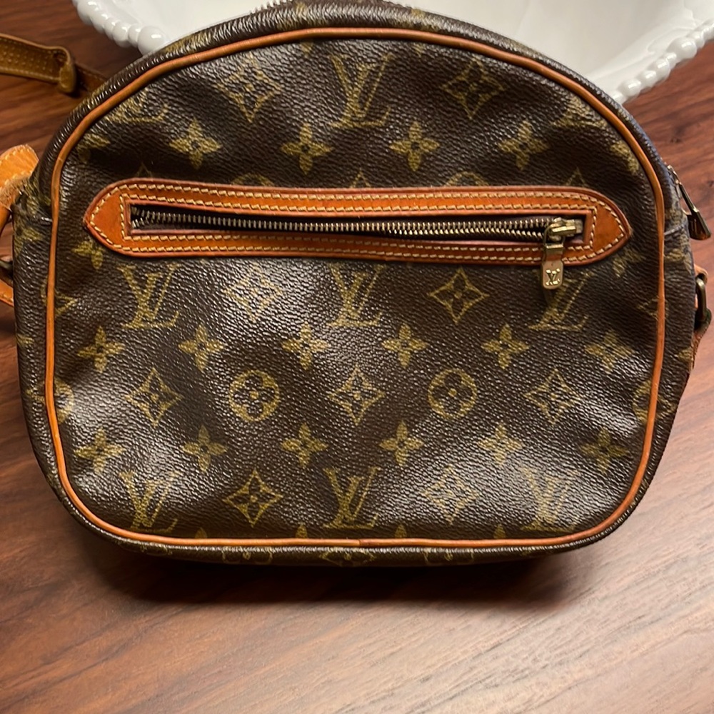 Great condition on outside. Inside has some wearing.